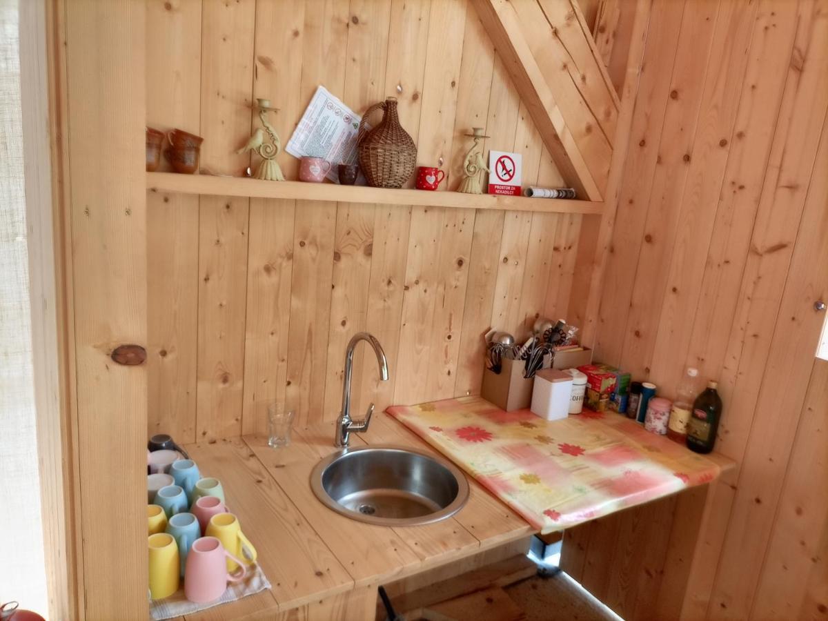 Kamp Beli Gaber Hotel Stari Trg pri Lozu Kültér fotó