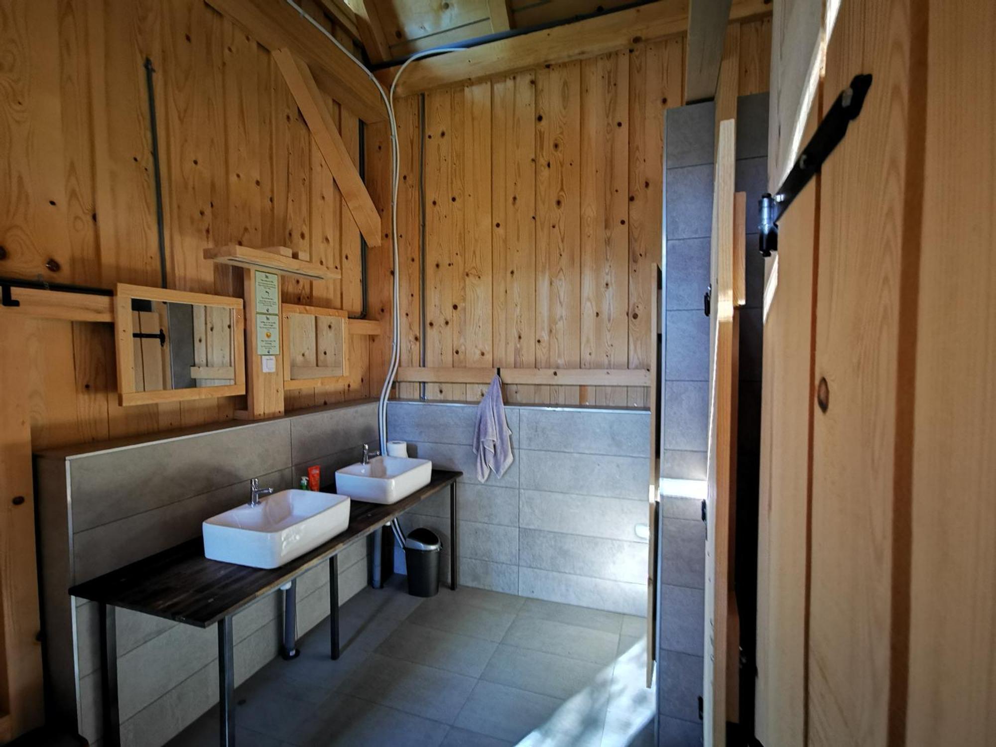 Kamp Beli Gaber Hotel Stari Trg pri Lozu Kültér fotó